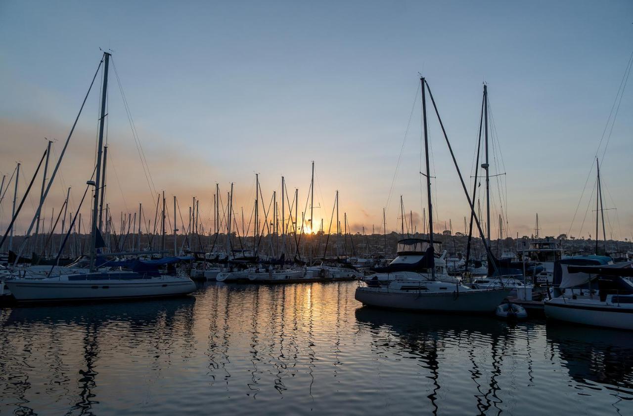 Bay Club Hotel And Marina San Diego Exterior foto